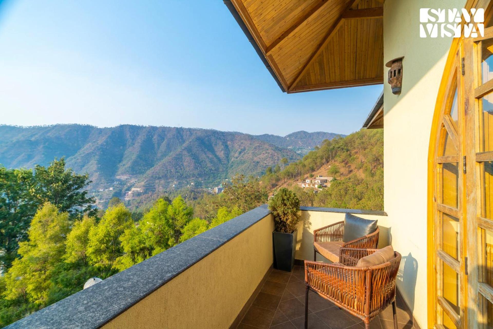 Stayvista At Sylvana Villas With Lawn, Bbq And Jacuzzi Kasauli Eksteriør billede