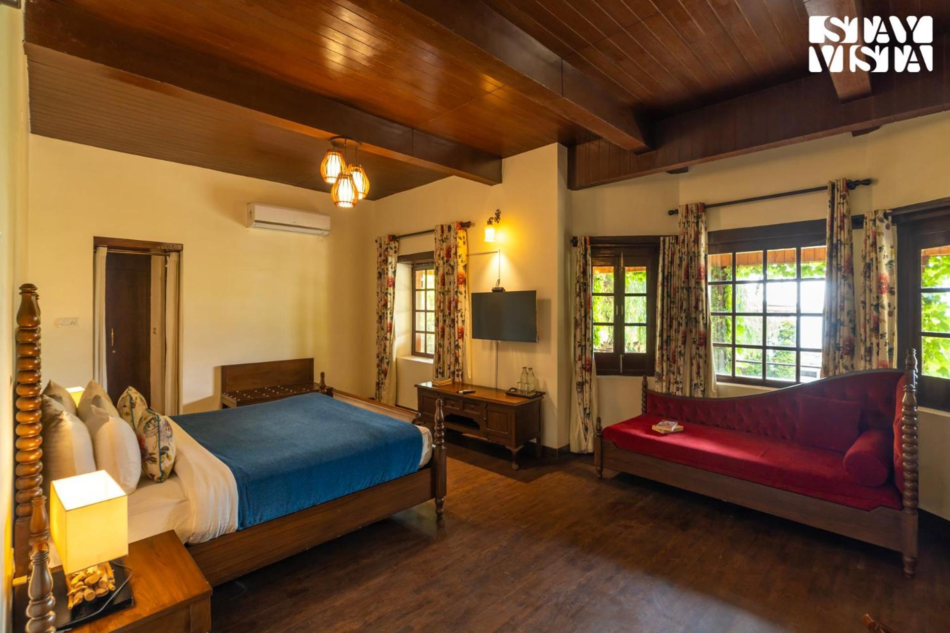 Stayvista At Sylvana Villas With Lawn, Bbq And Jacuzzi Kasauli Eksteriør billede