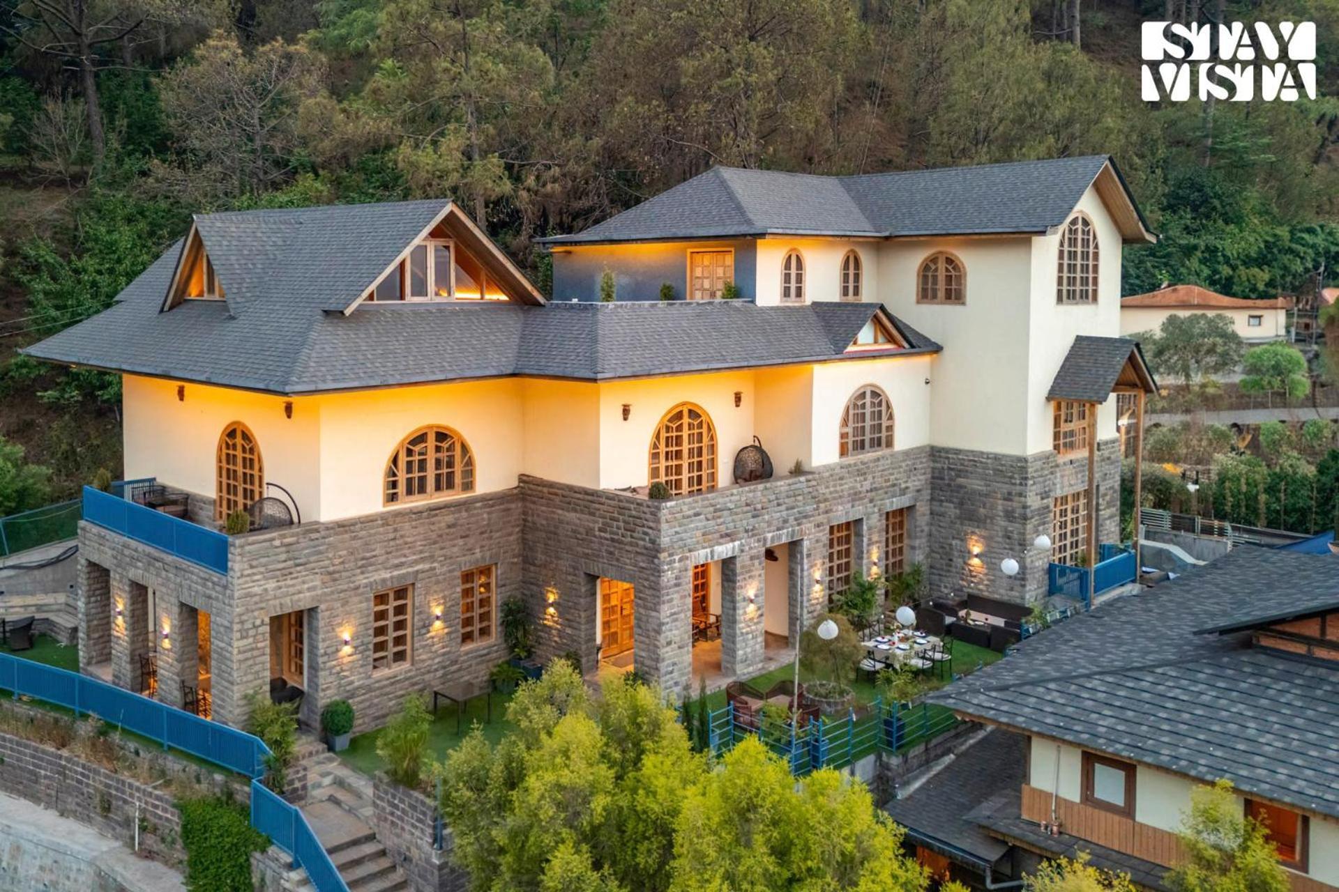 Stayvista At Sylvana Villas With Lawn, Bbq And Jacuzzi Kasauli Eksteriør billede
